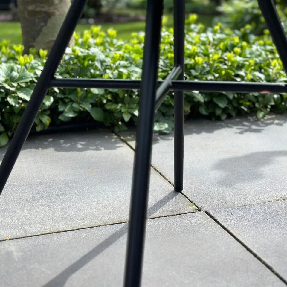 Nolon Noa-Pip Kunststof Tuinstoel Wit - Zwart Onderstel 5 Nolon Noa-Pip Kunststof Tuinstoel Wit - Zwart Onderstel - Afbeelding 5